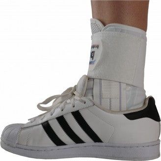 BA SPORTS LOCK LACE-UP ANKLE GUARD WHITE/BlACK