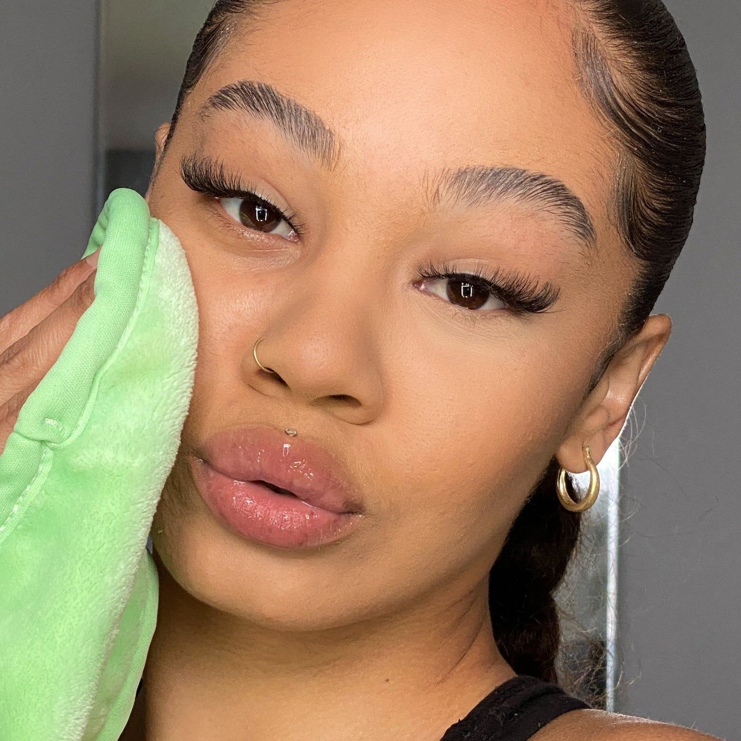 THE ORIGINAL MAKEUP ERASER (Neon Green)