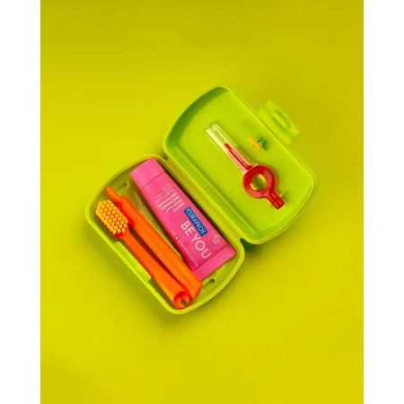 Travel set. Green