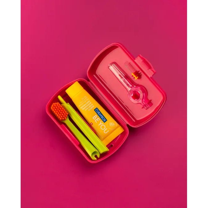 Travel set. Red